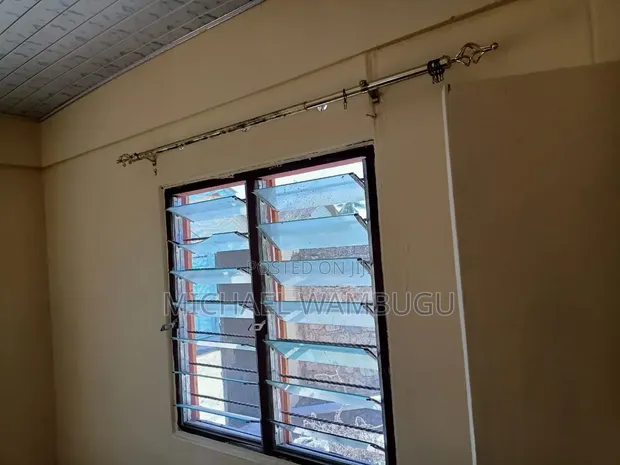 Bungalow ya Vyumba 3 Inauzwa Kiembeni - 1