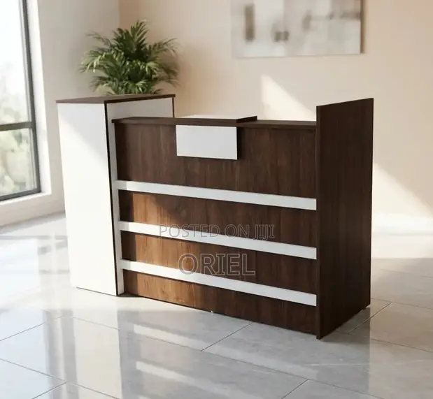 1.6m Modern Office Reception Counter Desk - 1