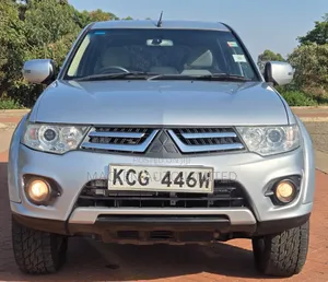 Mitsubishi Pajero Sport 2013 Silver