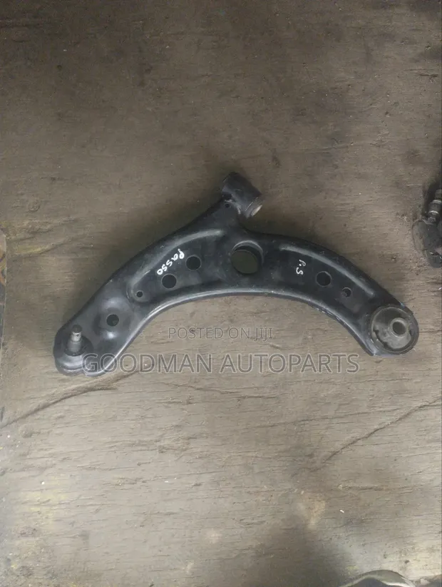 Toyota Passo Control Arm (Used) - 1