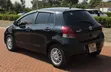 Toyota Vitz 2011 Nyeusi - 3