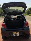 Toyota Vitz 2011 Nyeusi - 5