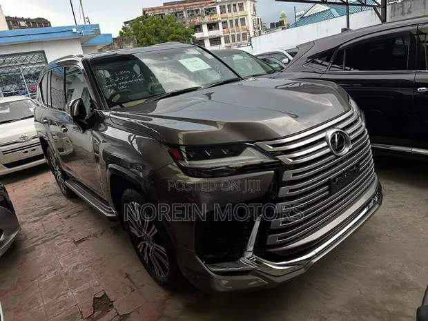Lexus LX 2023 Gray - 1