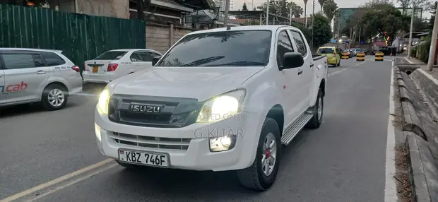 Isuzu D-MAX 2013 White - 1