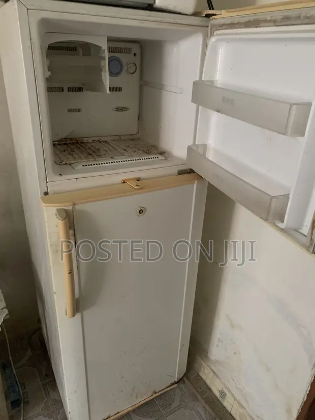 Used Samsung Refrigerator - 1