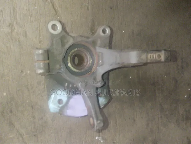 Nissan Note E12 Front Hub - Used - 1