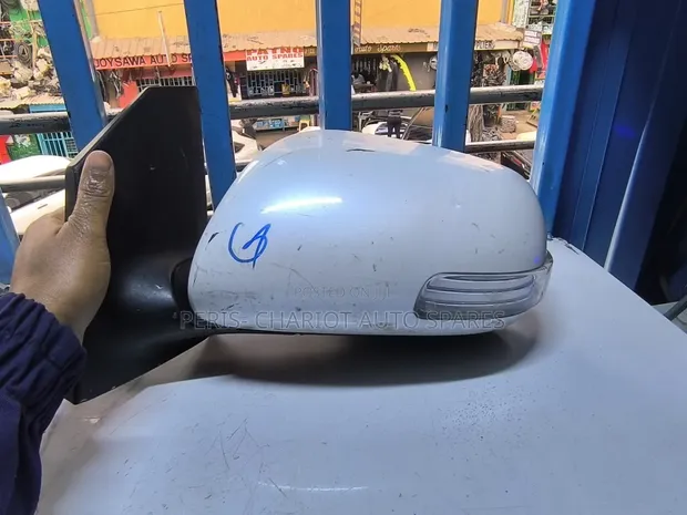 Toyota Premio 260 Side Mirror (9 Wires) - 1