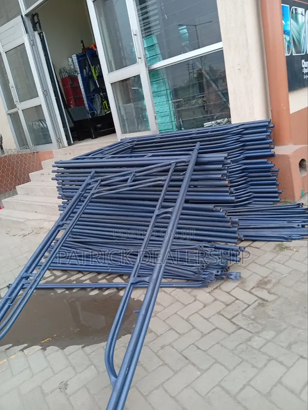 Heavy Duty Scaffolding Frames & Pipes - 1