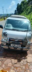Toyota HiAce 2016 Nyeupe - 1