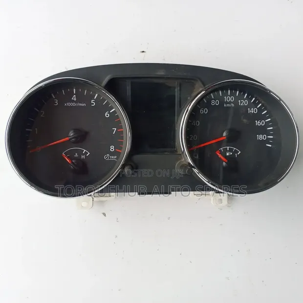 Nissan Dualis 2010 Dashboard Clock - 1
