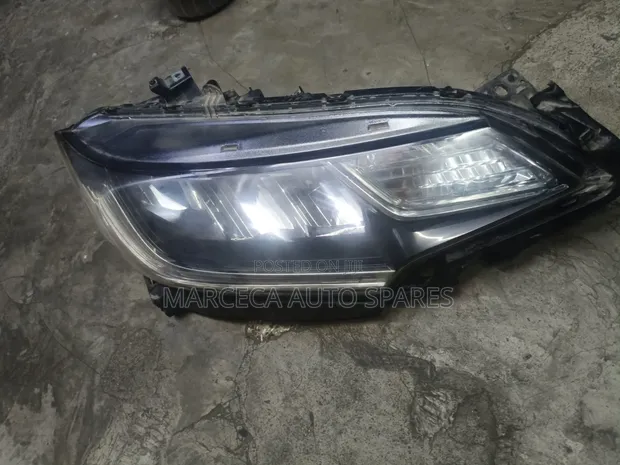 Honda Fit Headlight 2019 (Used) - 1