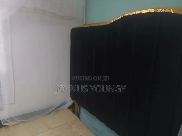 VIG Furniture Chester Bed (5x6) - 1