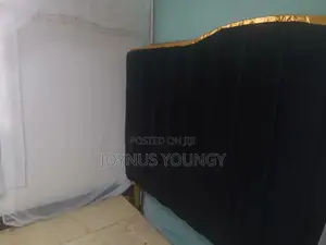 VIG Furniture Chester Bed (5x6)