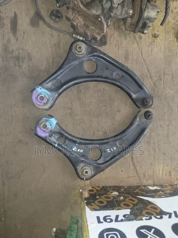 Nissan Note E12/March Control Arm (Used) - 1