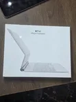Apple Magic Keyboard for iPad Pro 11-inch / Air - White - 1