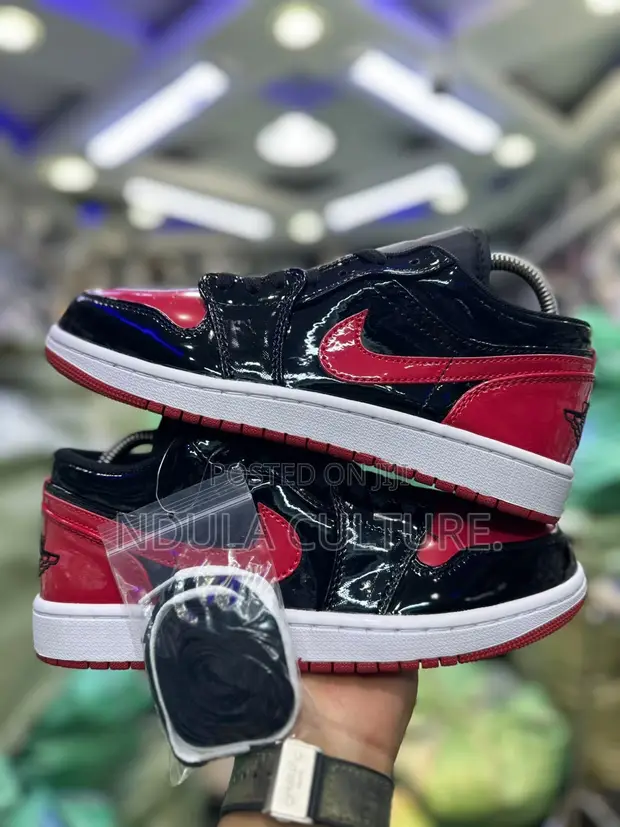 Air Jordan 1 Low Patent Bred - 1