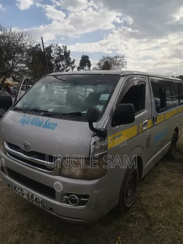 Toyota HiAce 2009 Grey - 1