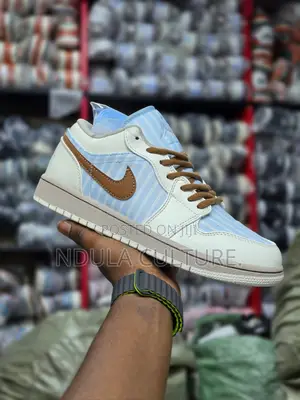 Air Jordan 1 Low Pinstripes Sneakers