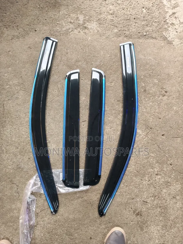 Mazda Demio 2005 Windbreaker/Sunvisor - 1