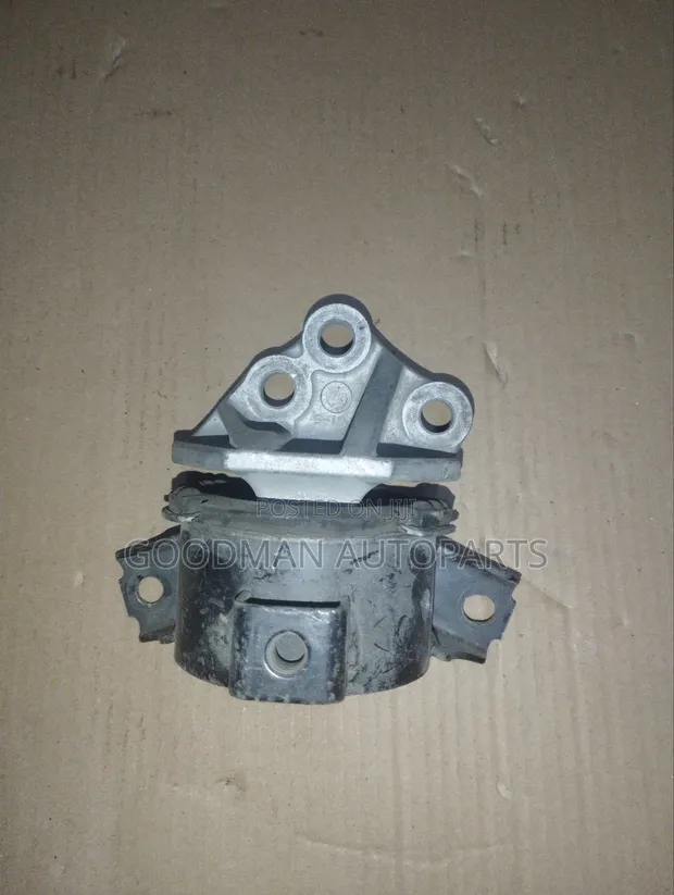 Nissan Dayz Gearbox Mount - 1