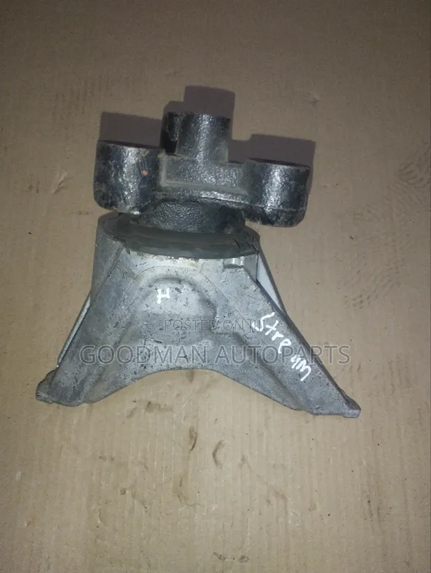 Honda Stream Engine Mount - 1