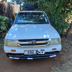 2005 Toyota Hilux 2.5 Cab Pickup White