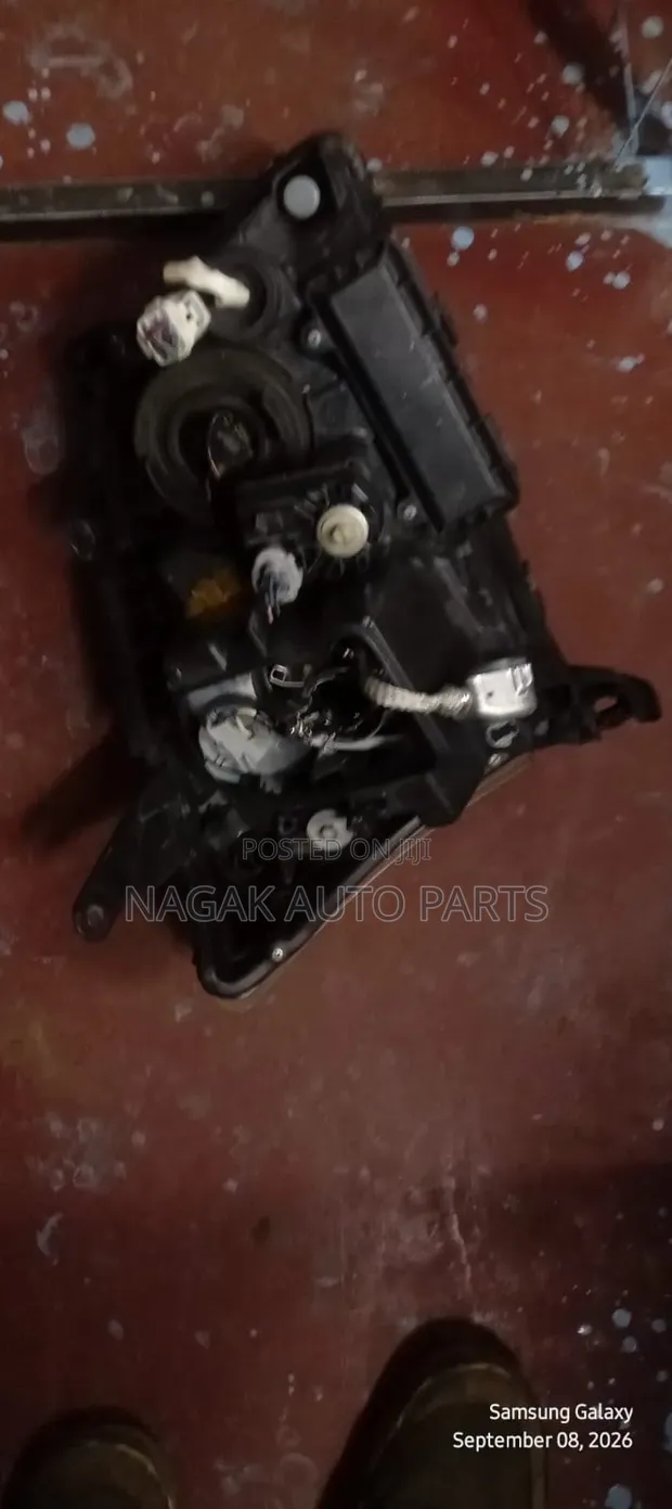 Toyota Avensis 2005 Headlight (Non-Xenon) - 1