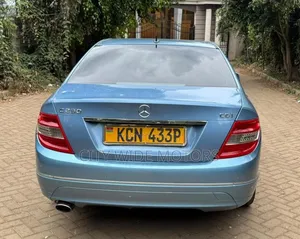 Mercedes-Benz C250 2010 Blue