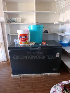 Von 389L Freezer/Fridge - As Good As New