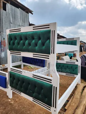 White Bunk Bed 3.5x6 Top 4x6 Bottom