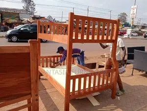 Solid Mahogany Wooden Bunk Bed (3.5x6 Top, 4x6 Bottom)
