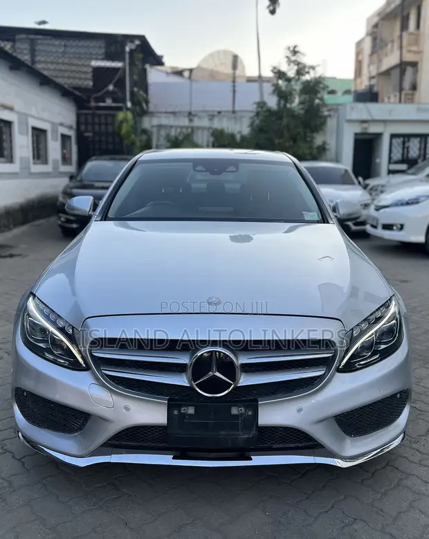 Mercedes-Benz C200 2016 Silver - 1