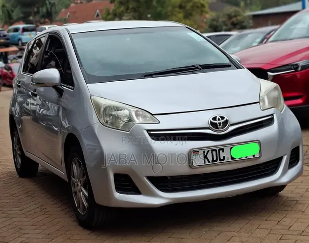 2014 Toyota Ractis Silver - 1
