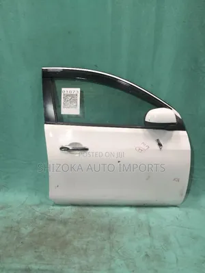 Mlango wa Mbele wa Nissan Latio N17 (LH) - 2016