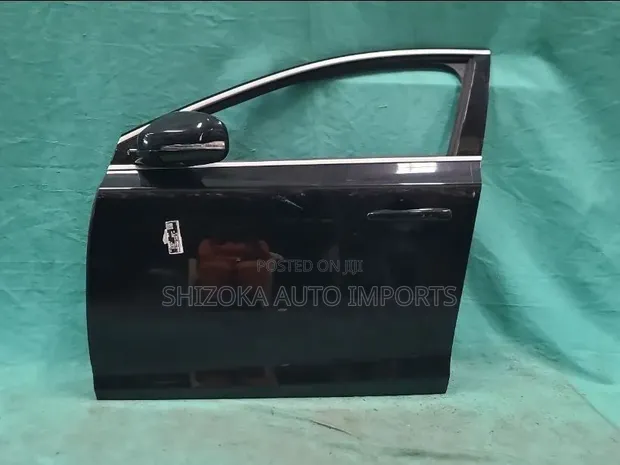 Mkutano wa Mlango wa Mbele wa Volvo V40 LH (2013) - 1
