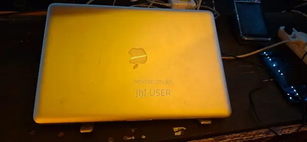 Apple MacBook Pro 15" (Mid 2012) - 1