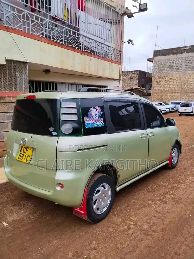 Toyota Sienta 1.5 FWD 2010 Green - 1