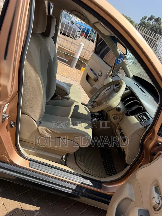 Nissan Tiida 2008 Gold - 1