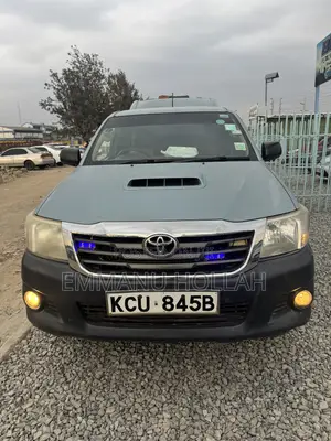 Toyota Hilux 3.0 D-4D 4x4 Pickup 2013