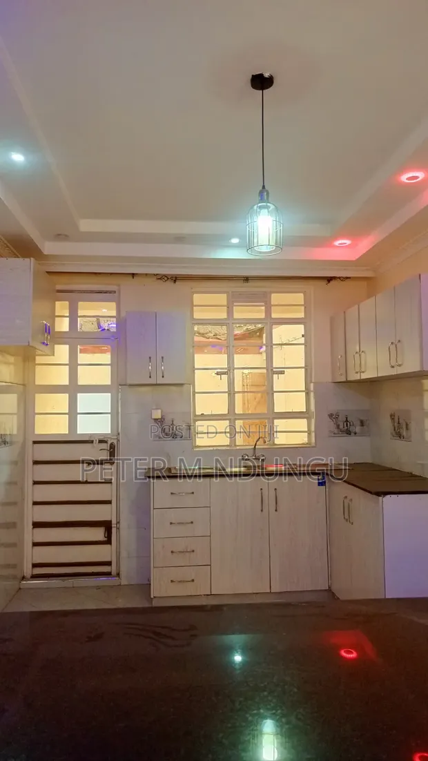 4 Bedroom Maisonette for Rent in Membley - 1