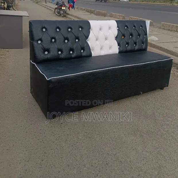 Restaurant Couch / Waiting Bench - 1