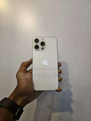 Apple iPhone 16 Pro Max 256GB Nyeupe