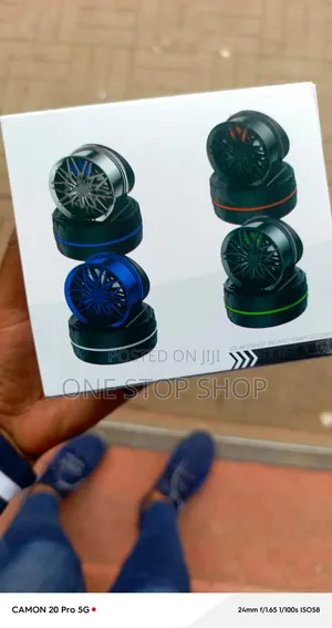 Automatic Solar Powered Wheel Rim Hub Car Fragrance