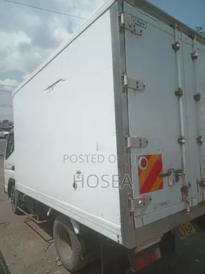 Toyota Dyna 6-Wheeler Refrigerator Truck (2017)