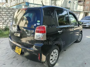 Toyota Spade 2013 - Black