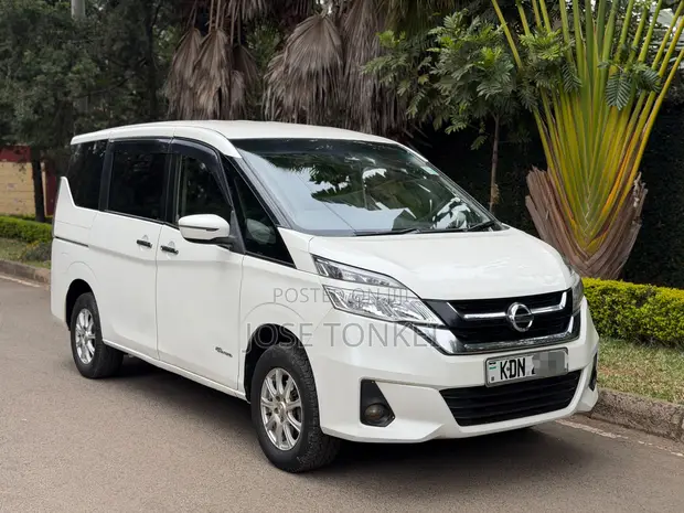 Nissan Serena 2017 White - 1