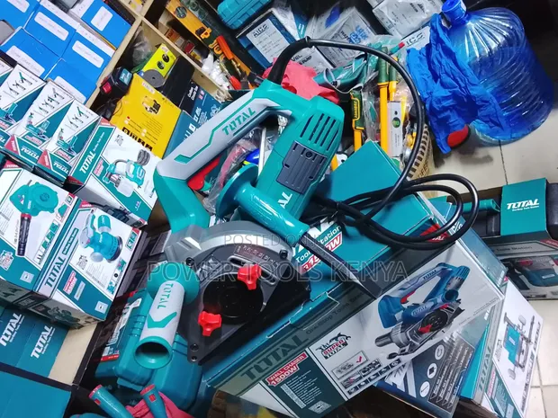 Total 1500W Wall Chaser - 1