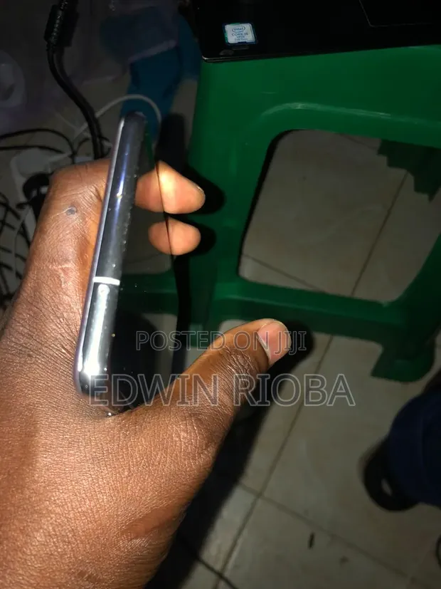 Samsung Galaxy S10 5G 256GB Nyeupe - 1