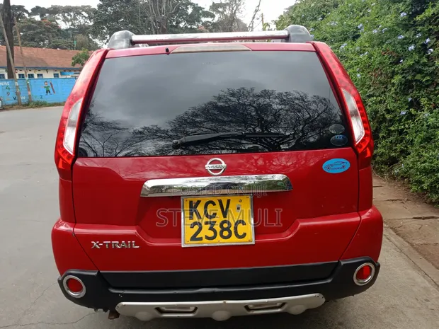 Nissan X-Trail 2.0 Petrol XE 2012 Red - 1