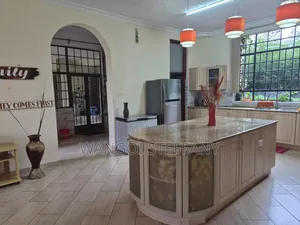 5-Bedroom Maisonette for Sale in Kerarapon